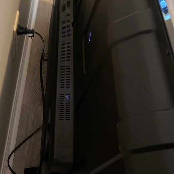 Sanyo 50 inch Tv - Picture 2 of 3